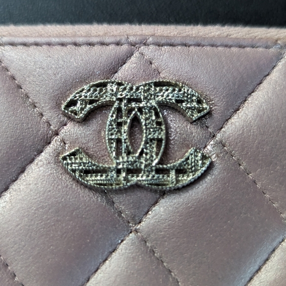 CHANEL Light Pink Metallic Zip Wallet - Picture 6 of 13